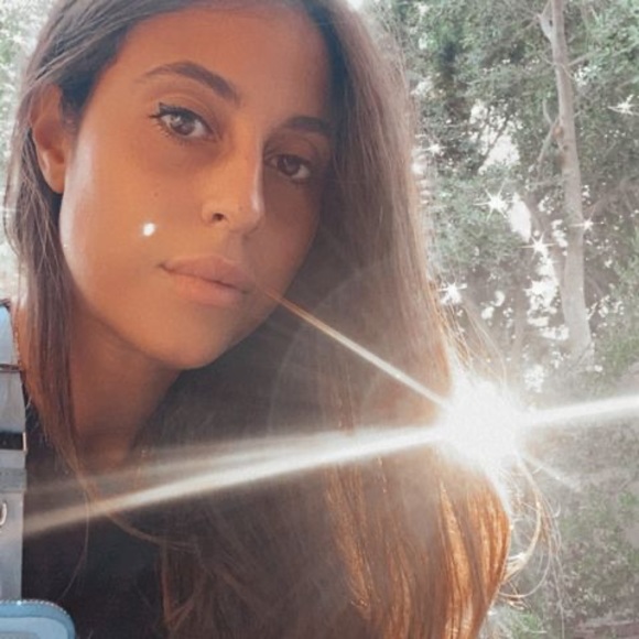 Meet your Posher, Dina - Picture 1 of 1